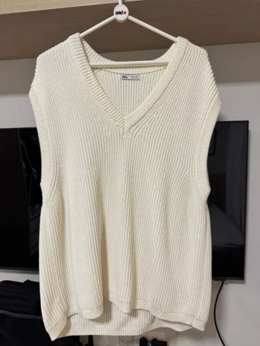 Colete em tricô V ZARA - Tamanho M/G