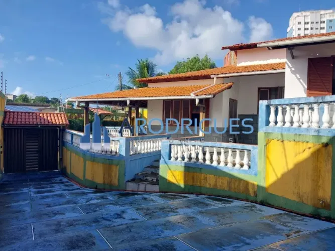 Casa em condomínio à venda em Itapuã, Salvador-BA: 3 quartos, 1 suíte, 2 salas, 3 banheiro