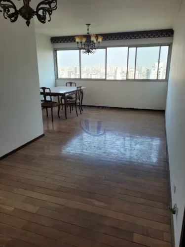 Apartamento com amplas janelas, vista eterna, bem localizado