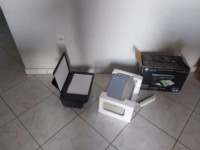 Vendo lote com 2 impressoras + 1 tela para retirada de peças<br>