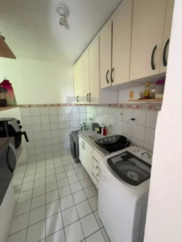 Condomínio Baía Formosa: Ap com 2 Quartos, Varanda e Gás Encanado
