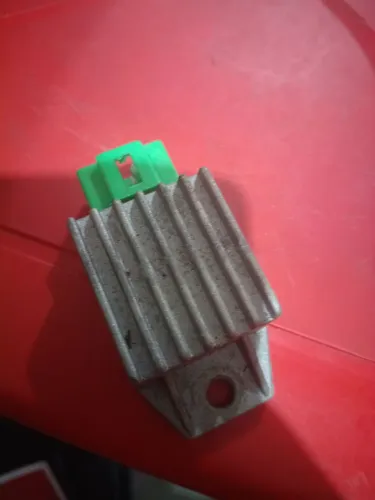 Retificador de voltagem para moto