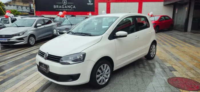 Volkswagen Fox 1.0 MI Total Flex 8V 5P 2014