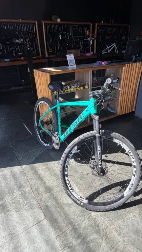 Vendo uma Bicicleta seminova