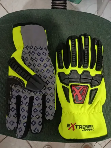 luva extreme danny plus. 2 anos de validade. Pra vender logo. Obs.: NUNCA FOI USADA