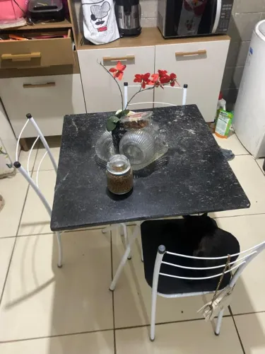 Mesa para vender,um mês de uso 450