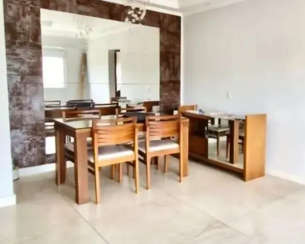 cj. sala de jantar (mesa , 4 cadeiras e buffet)