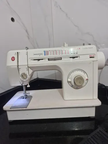 Máquina de costura