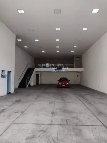 OPORTUNIDADE - SALÃO Via Movimentada de Mauá 300 m², 6m de Altura