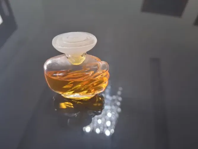 Miniatura Estée Lauder 