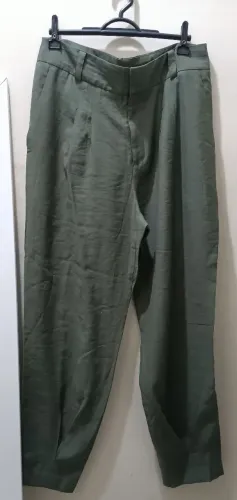 Calça da sacada, veste 42, modelo aladim alfaiataria, nova