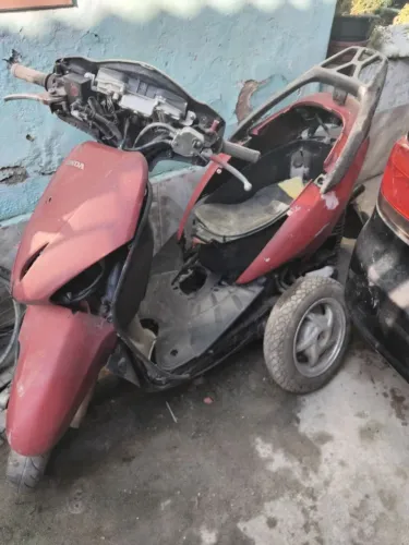 Lead honda