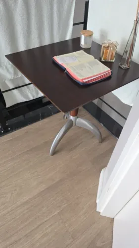 Mesa de canto / auxiliar