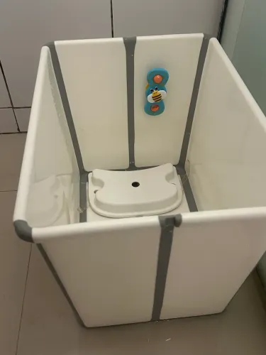 Banheira Portátil para Bebê - Dobrável e Compacta (praticamente nova, ótimo estado)
