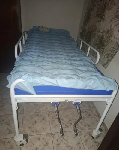 Cama hospitalar com colchão 