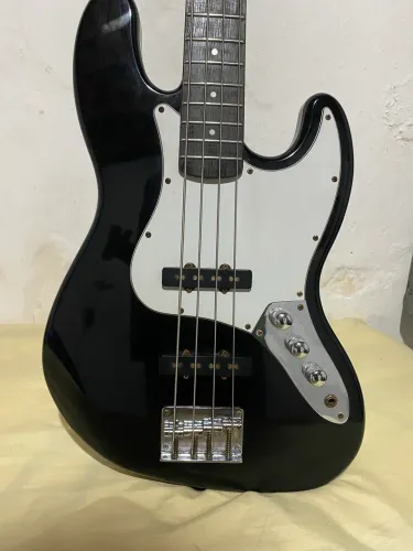 Contrabaixo J-BASS Michael 