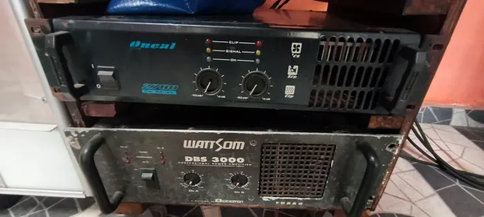 Vendo os dois por 3000 Amplificadores