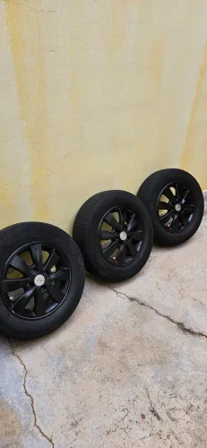 Rodas liga leve originais aro 14 HB20 + Pneus