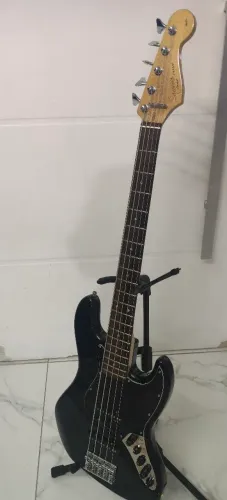Contrabaixo Squier Fender afinity 5 cordas