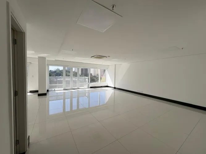 Sala comercial na Alameda Madeira, 162 - 704 100 m²