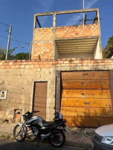 Vendo casa em fase de acabamento 