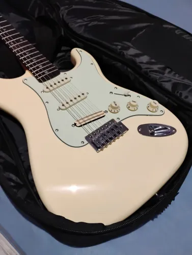 Guitarra SX Sst62 Tunada