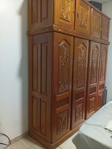 Guarda roupa casal de madeira