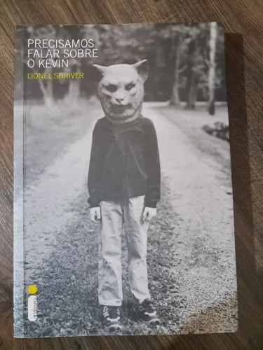 Livro precisamos falar sobre o kevin