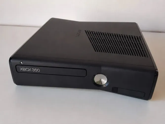 Xbox 360 slim