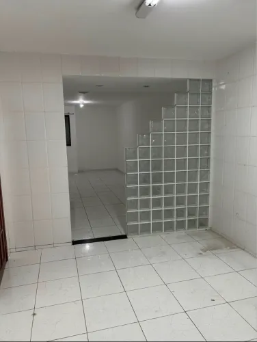 ALUGA-SE CASA NO BAIRRO SANTO ANTÔNIO.