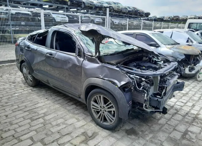 Sucata de Fiat Fastback T200 1.0 turbo 2025 para venda de peças