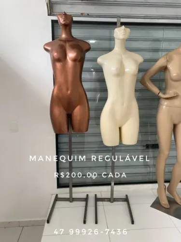 Manequim Feminino para Loja de Roupas