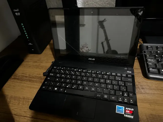 Netbook Asus AMD C/HD 320GB 2Gb Ram
