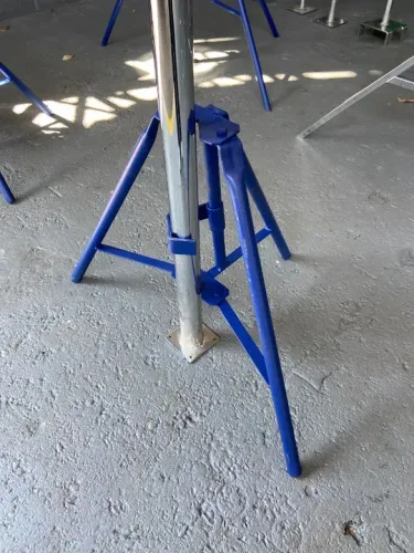 Tripé Metálico