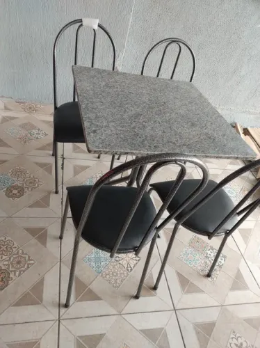Mesa com 4 cadeiras novas parcela sem juros nos cartões