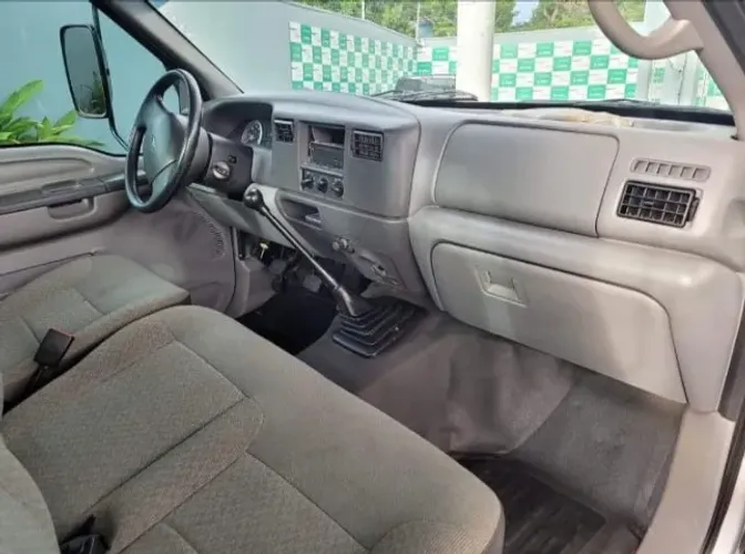 F4000 2019 4x4 2P Carroceria