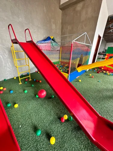 Brinquedos playground ou parquinho infantil