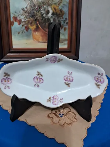 Antigo corvilhete porcelana real