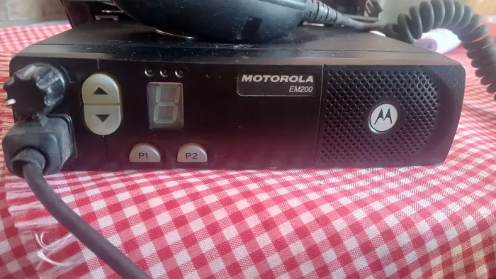 Rádio Motorola EM200 vhf completo