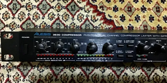 Compressor Alesis 3630