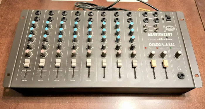 Mesa de som wattsom mxs-8ii v2 8 canais pouco uso
