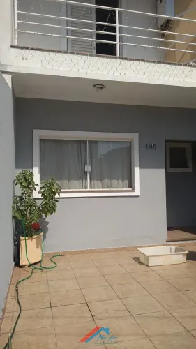 Sobrado em ótimo bairro!