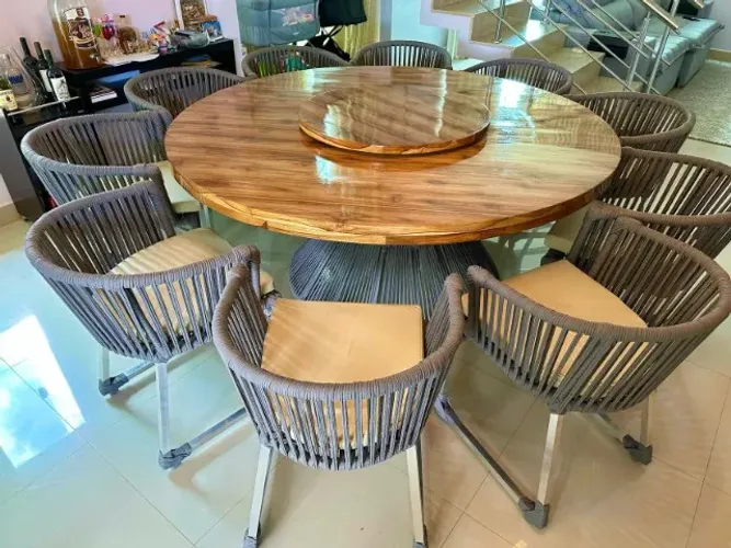 Mesa em madeira e poltronas em cordão Náutico!