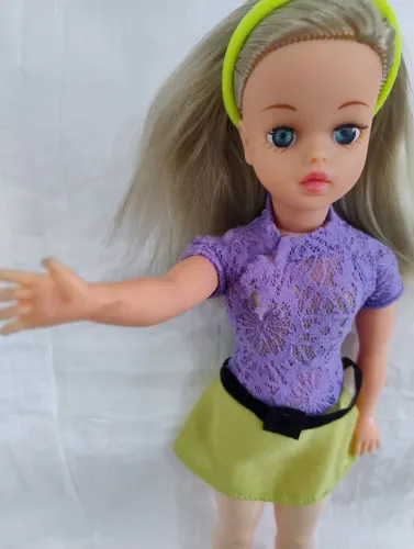 Susi "Moda renda" com pequena avaria. Década de 90 para colecionadorees