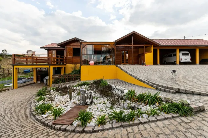 Casa à venda com 200m² em Condomínio Fechado em Quatro Barras/PR