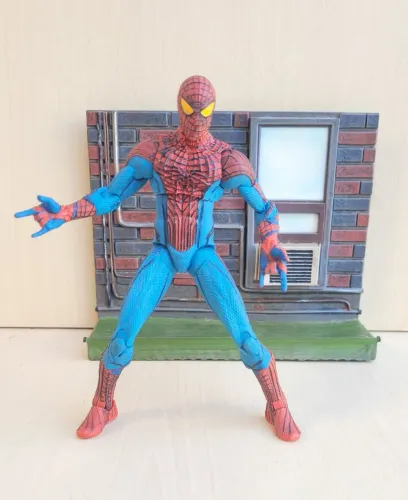 Amazing Spiderman Marvel Diamond Select Toys 