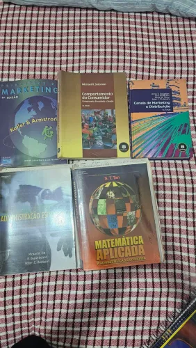 Livro relacionado a Administração e Economia