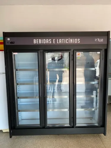 Refrigerador Expositor Pará bebidas e Lacticínios 3 portas- novo