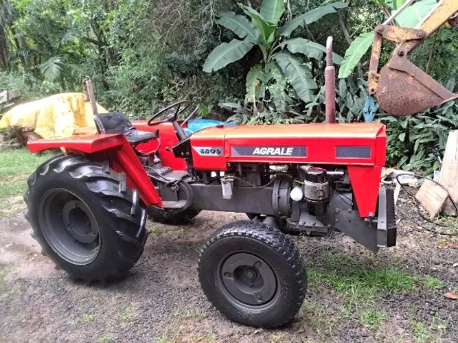 Micro trator Agrale 4200 (30 cv)