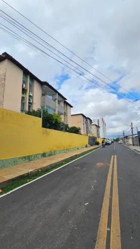 VENDO APTO COND. RIO PARNAIBA, COM 03 QUARTOS, 02 BANHEIROS.